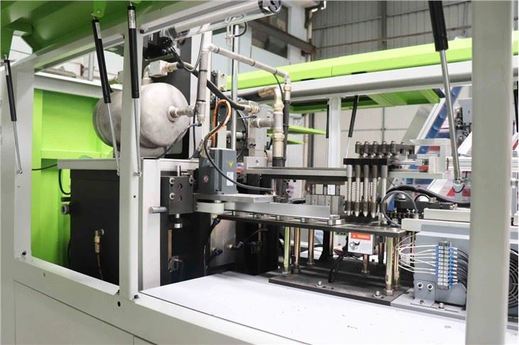 Fully Automatic Bottle Blow Molding Machine